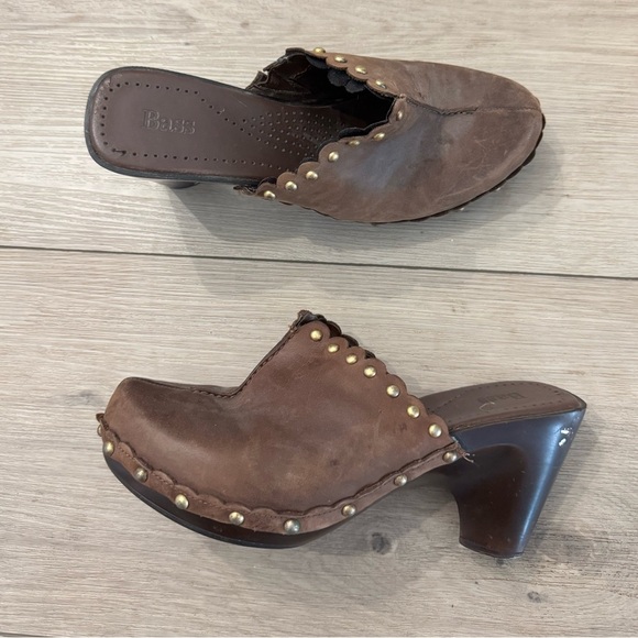 Vintage 90s Y2K Bass Studded Brown Leather Clog Mules Heels Boho Festival 70s - Picture 1 of 3